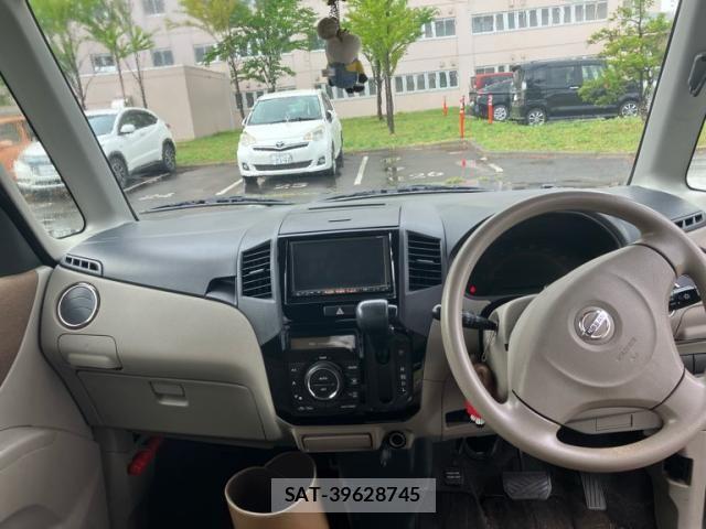 Nissan ROOX 2010-11 8038034-19