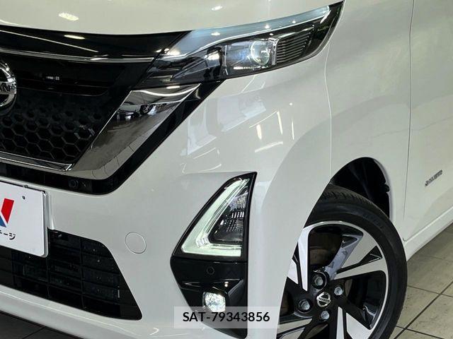 Nissan ROOX 2020-09 8038030-11