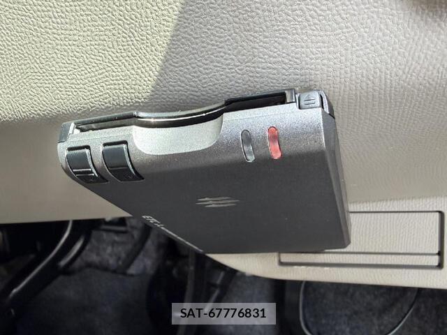 Nissan ROOX 2010-07 8075421-10