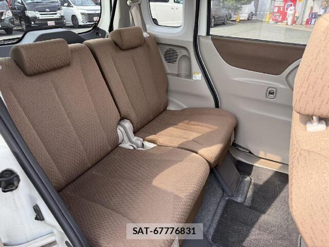 Nissan ROOX 2010-07 8075421-12