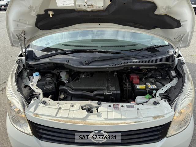 Nissan ROOX 2010-07 8075421-21