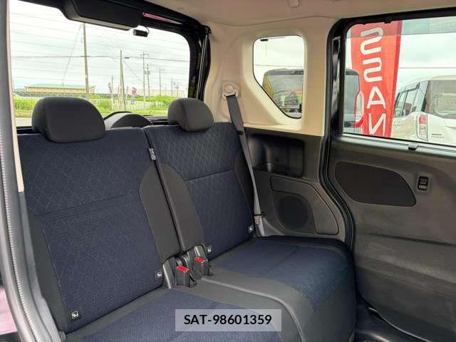 Nissan ROOX 2022-07 8209991-4