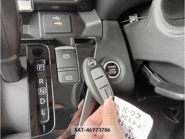 Nissan ROOX 2021-05 8209990-12