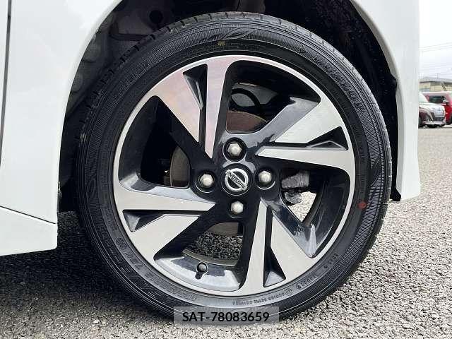 Nissan ROOX 2022-10 8209987-3