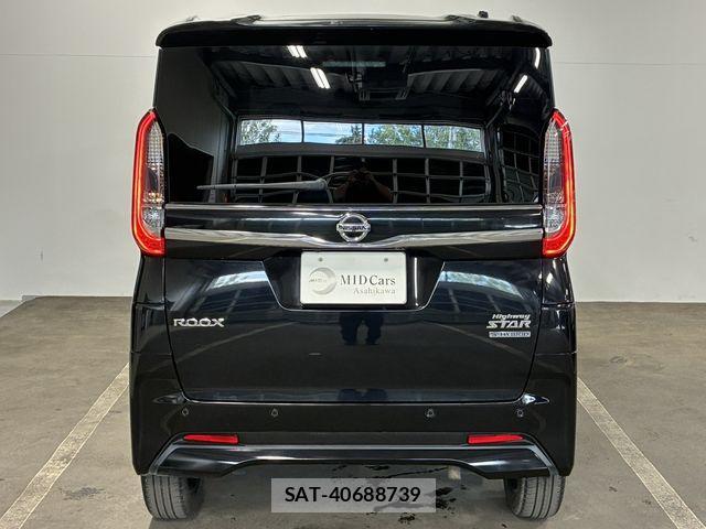 Nissan ROOX 2022-06 8209988-5