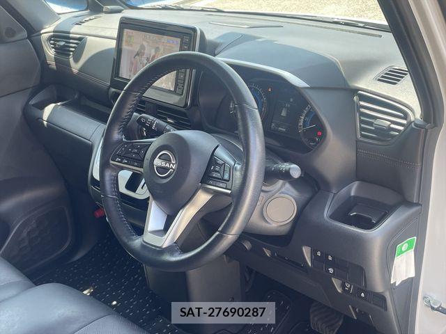 Nissan ROOX 2023-10 8209992-12