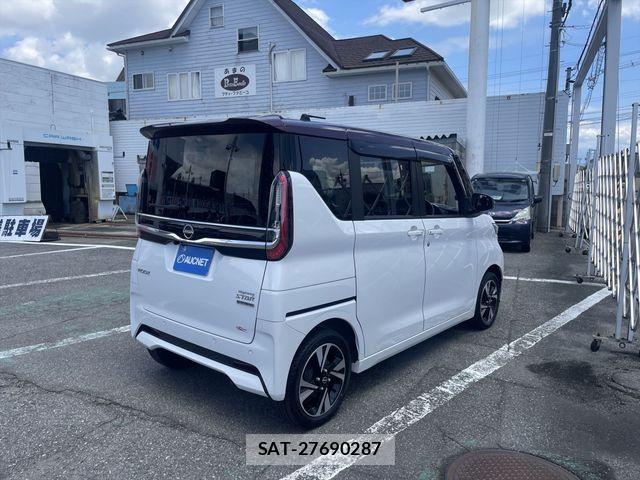 Nissan ROOX 2023-10 8209992-3