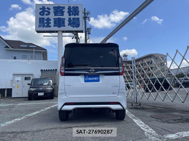 Nissan ROOX 2023-10 8209992-4