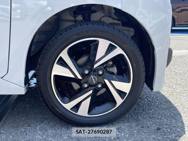 Nissan ROOX 2023-10 8209992-6