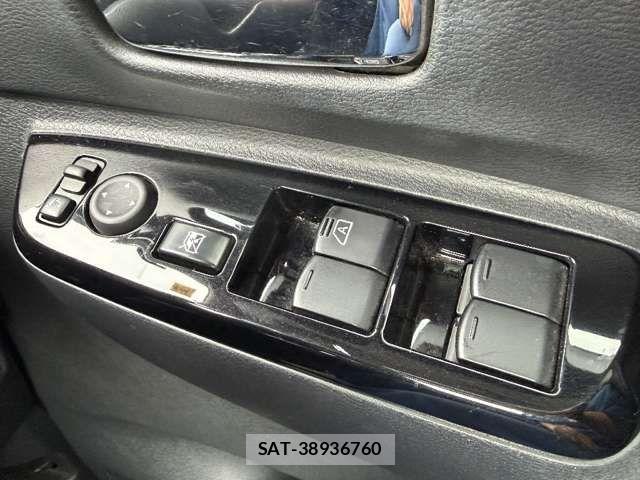 Nissan ROOX 2023-09 8246576-19