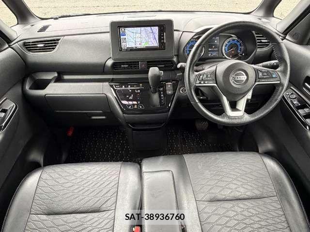 Nissan ROOX 2023-09 8246576-5