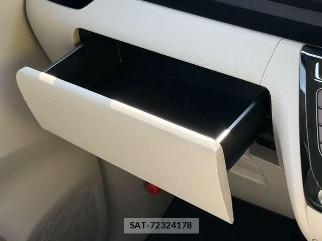 Nissan ROOX 2021-10 8316858-18
