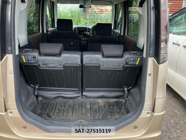 Nissan ROOX 2012-02 8316861-3