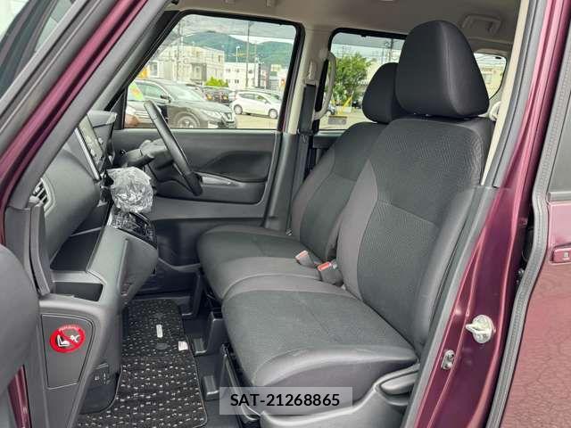 Nissan ROOX 2023-10 8368503-13