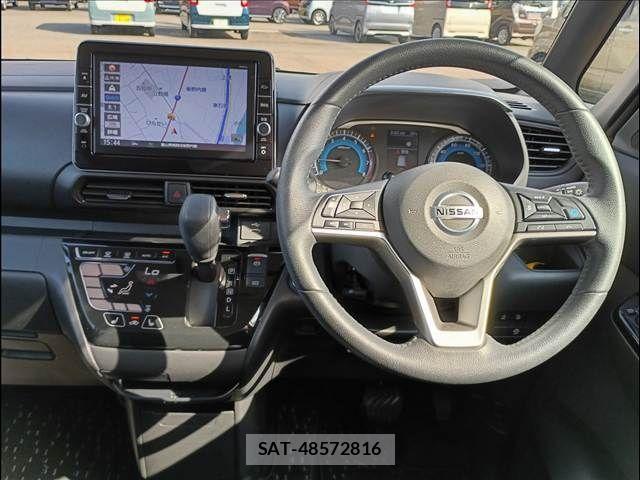 Nissan ROOX 2020-12 8372147-3