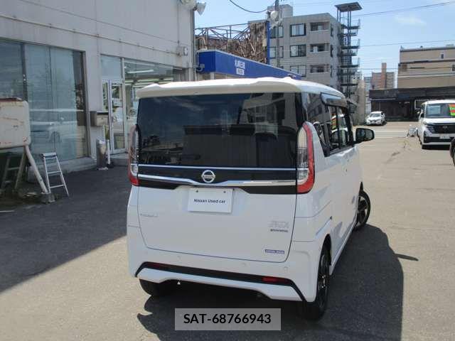 Nissan ROOX 2022-09 8458352-1