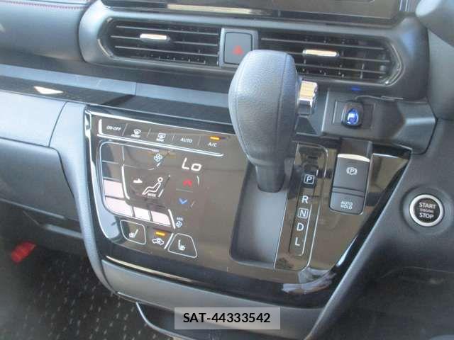 Nissan ROOX 2023-10 8458350-13