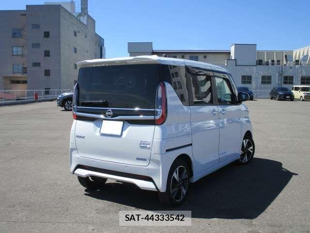 Nissan ROOX 2023-10 8458350-1