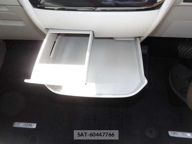 Nissan ROOX 2021-08 8661370-29