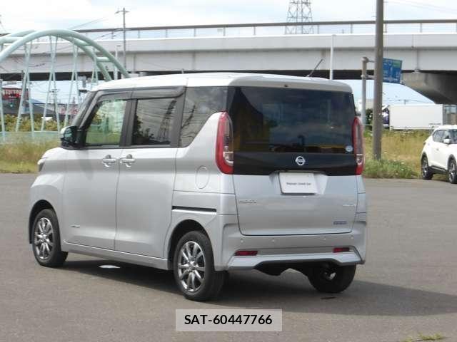 Nissan ROOX 2021-08 8661370-6