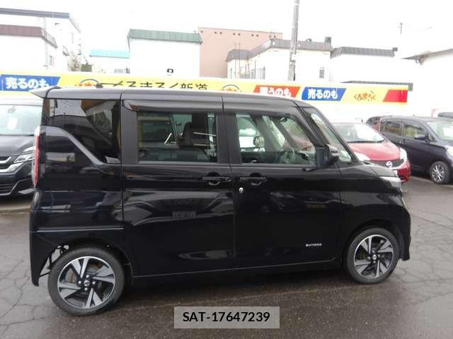 Nissan ROOX 2022-09 8745646-4