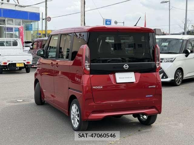 Nissan ROOX 2022-08 8781898-24