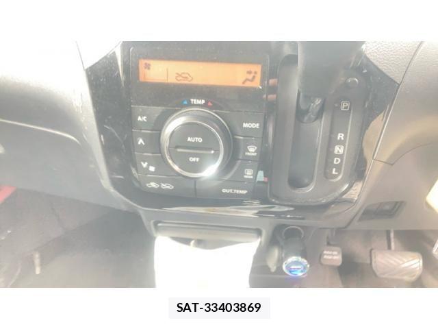Nissan ROOX 2011-02 8797379-16