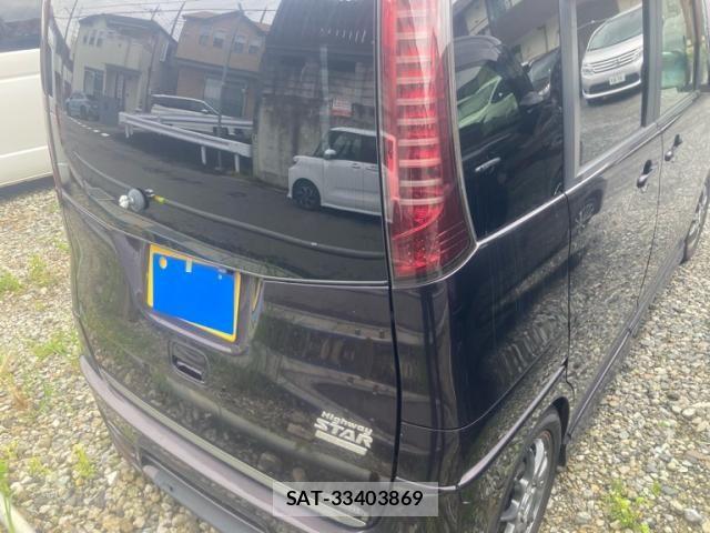 Nissan ROOX 2011-02 8797379-3