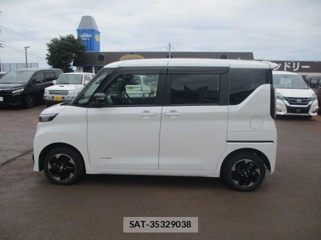 Nissan ROOX 2022-07 8831403-6