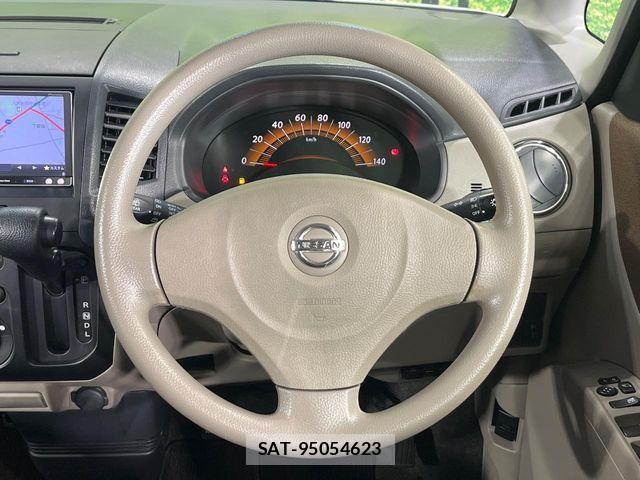 Nissan ROOX 2011-08 8850560-9