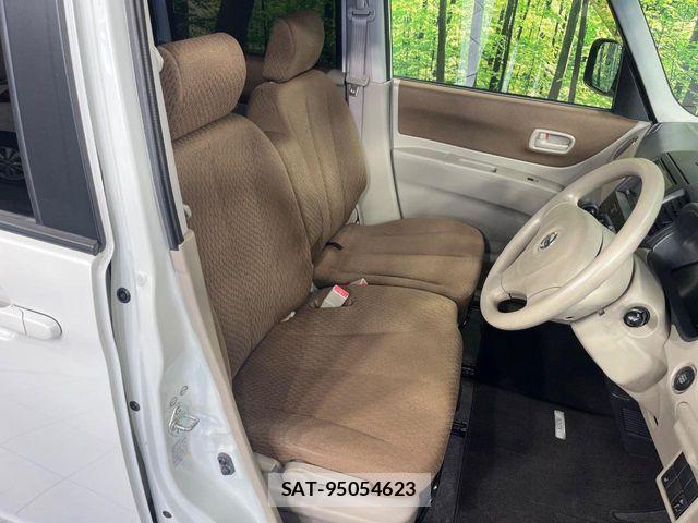 Nissan ROOX 2011-08 8850560-6