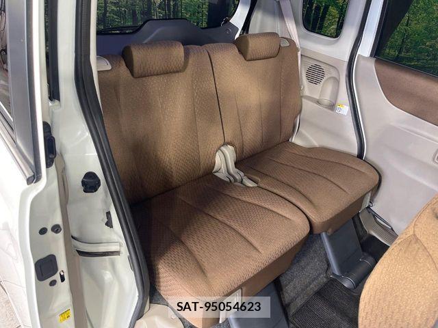 Nissan ROOX 2011-08 8850560-7