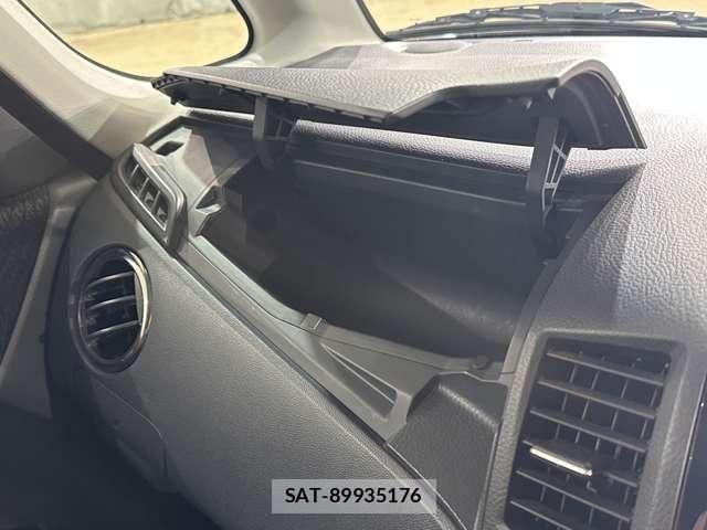 Nissan ROOX 2012-01 8849550-24