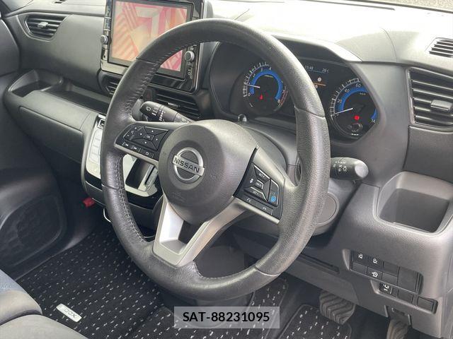Nissan ROOX 2021-07 8884295-11