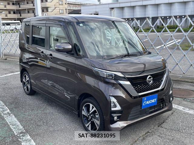 Nissan ROOX 2021-07 8884295-2