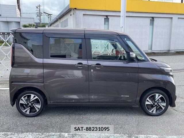 Nissan ROOX 2021-07 8884295-3