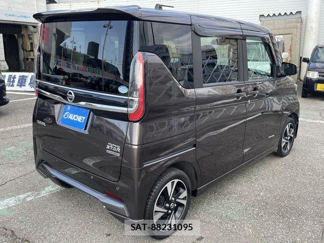 Nissan ROOX 2021-07 8884295-4