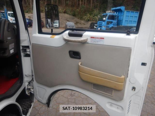 Mitsubishi ROSA 1999-01 6017618-28
