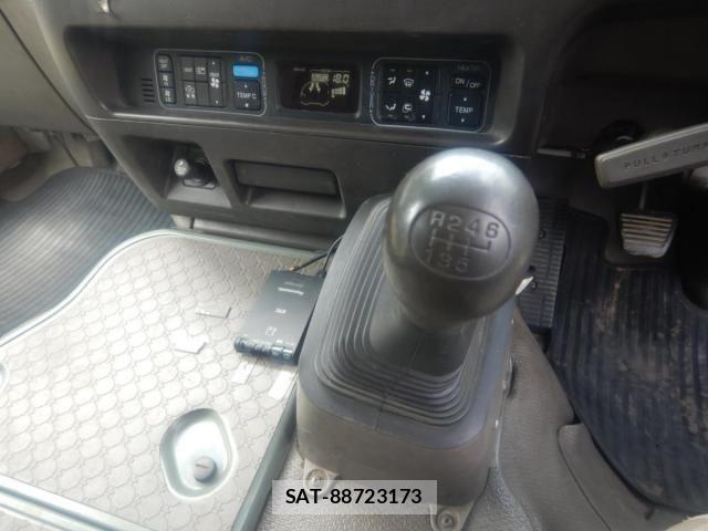 Mitsubishi ROSA 2003-09 7359682-12