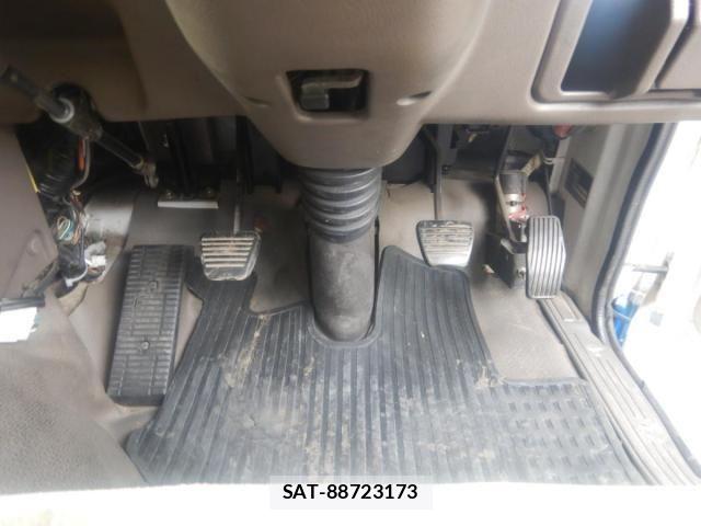 Mitsubishi ROSA 2003-09 7359682-16