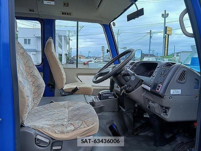 Mitsubishi ROSA 2010-01 7359681-9