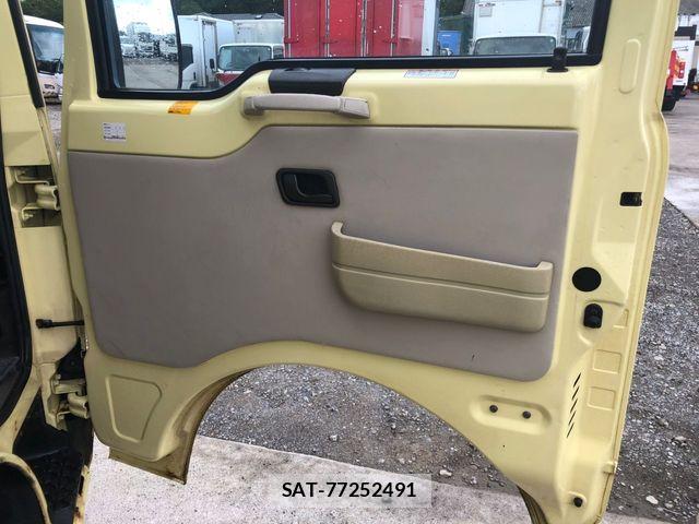 Mitsubishi ROSA 2010-09 7457486-11