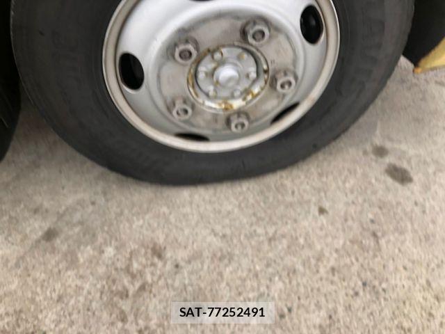 Mitsubishi ROSA 2010-09 7457486-7