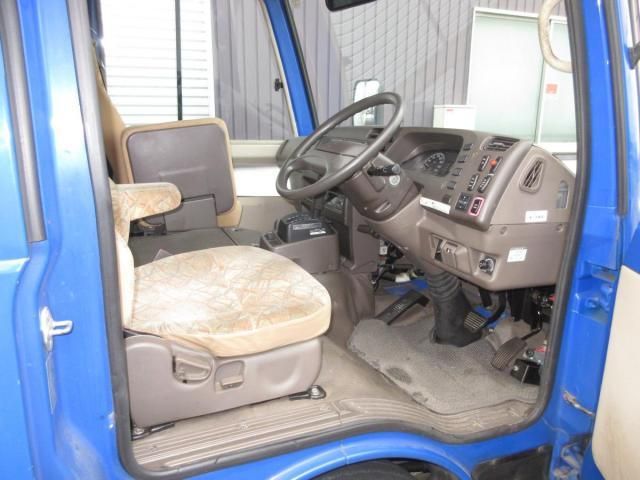 Mitsubishi ROSA 2011-04 7737891-19