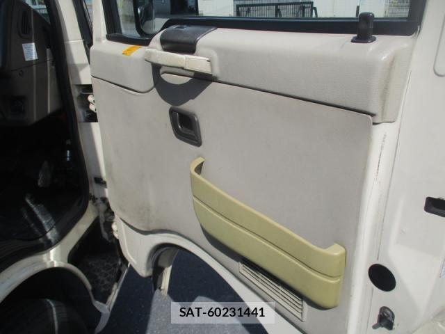 Mitsubishi ROSA 2006-07 8075424-26