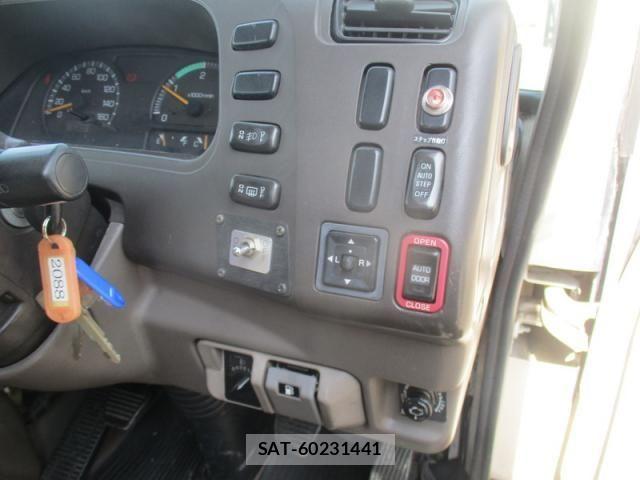Mitsubishi ROSA 2006-07 8075424-28