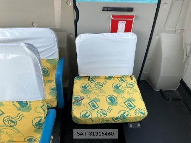 Mitsubishi ROSA 2022-04 8337720-26