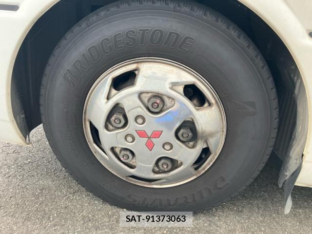 Mitsubishi ROSA 2006-11 8368508-3