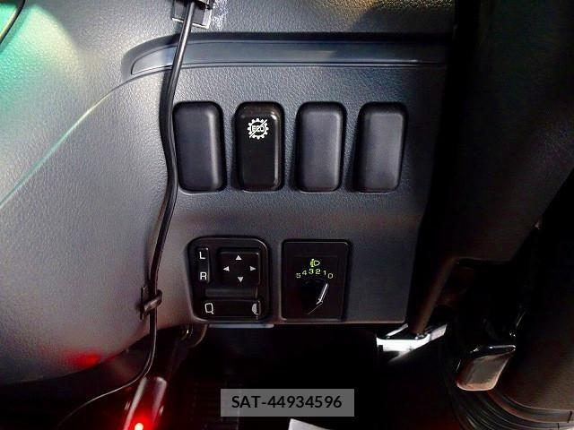 Mitsubishi ROSA 2026-01 8661372-12