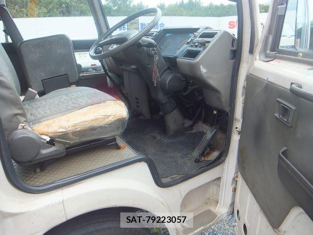Mitsubishi ROSA 1994-11 8831407-17